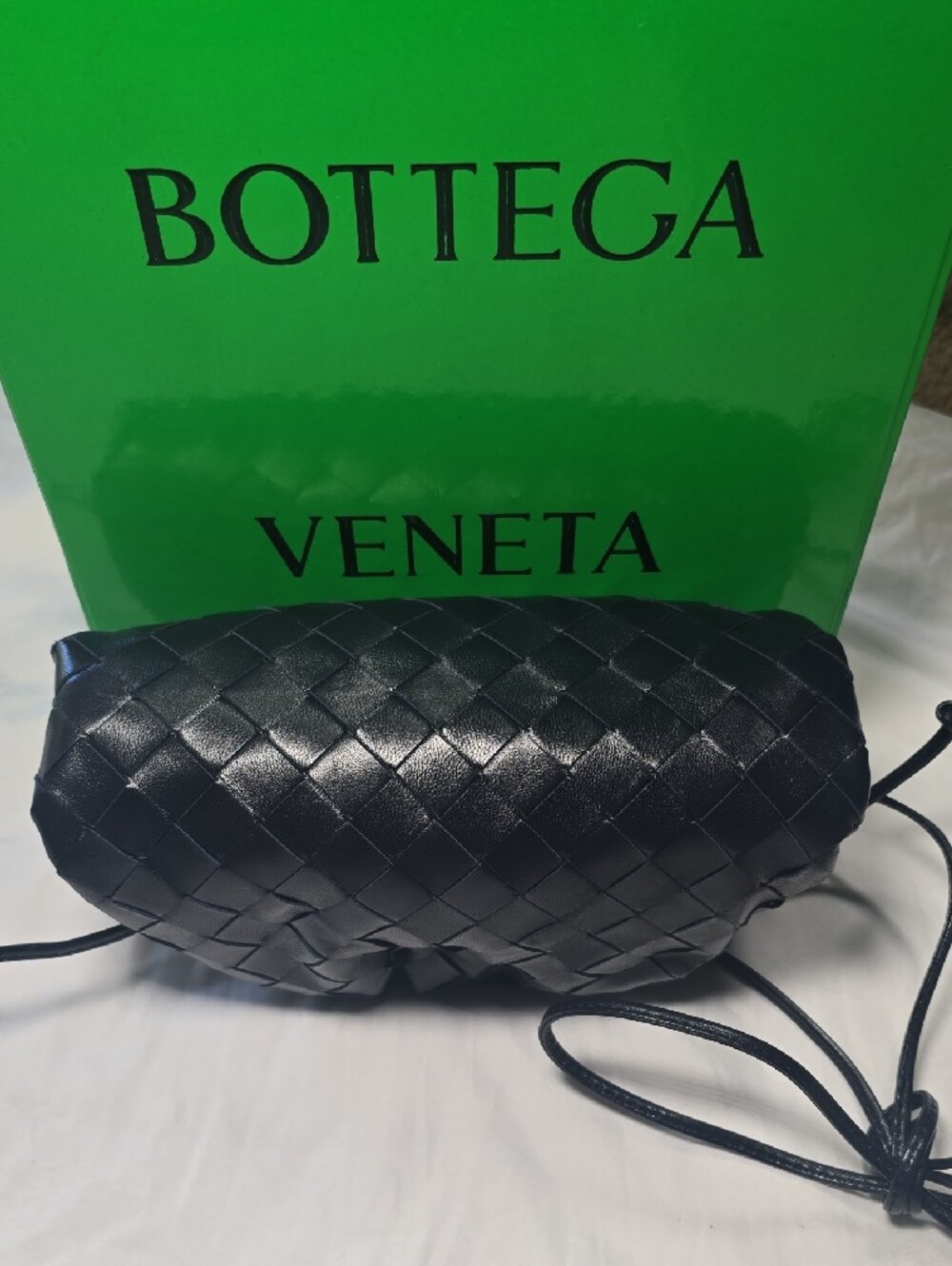 Bottega Veneta Mini Intrecciato Leather Pouch with Drawstring - Picture 3 of 7
